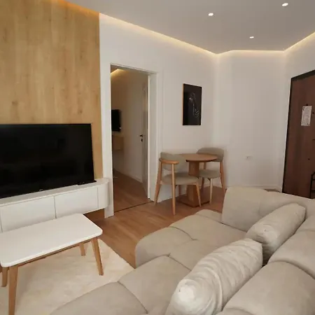 Appartement Golden Space 2 *