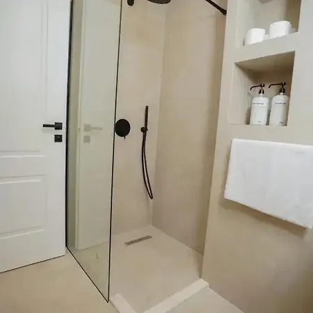 Appartement Golden Space 2 *