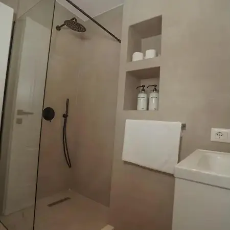 Appartement Golden Space 2 *